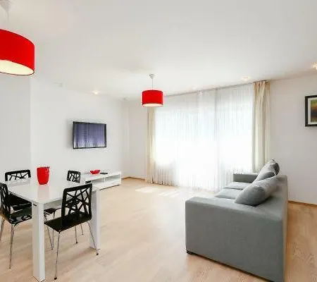 Golden Square Galileo Apartment *